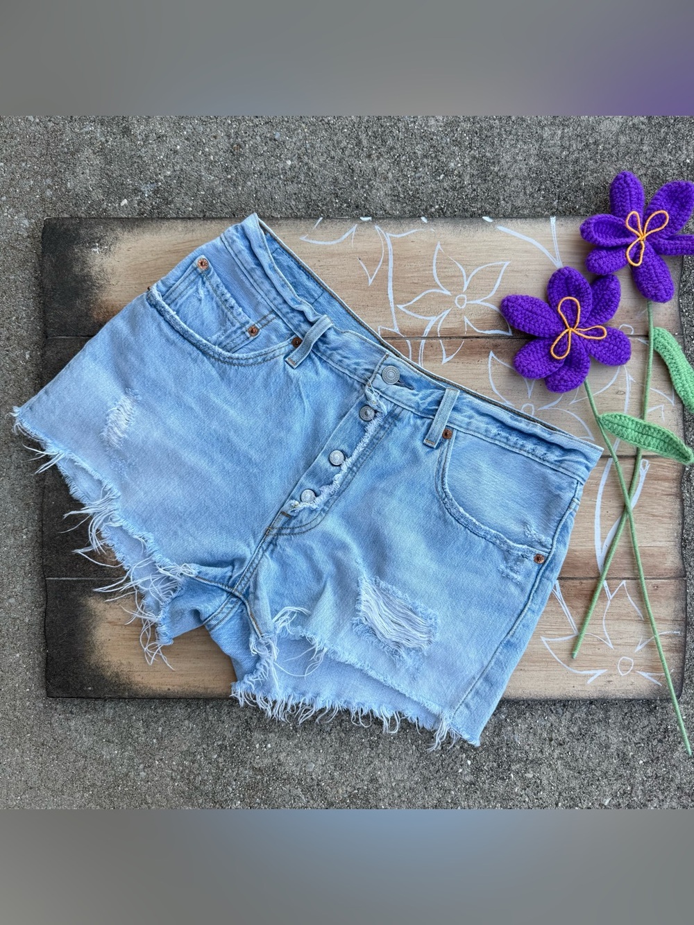 Levi’s 501 Distressed Jean Shorts Size 30